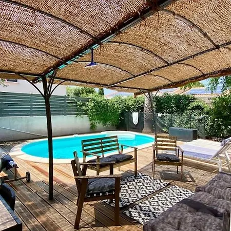 Au Calme Avec Piscine Privee Du Samedi Au Samedi Villa Gigean
